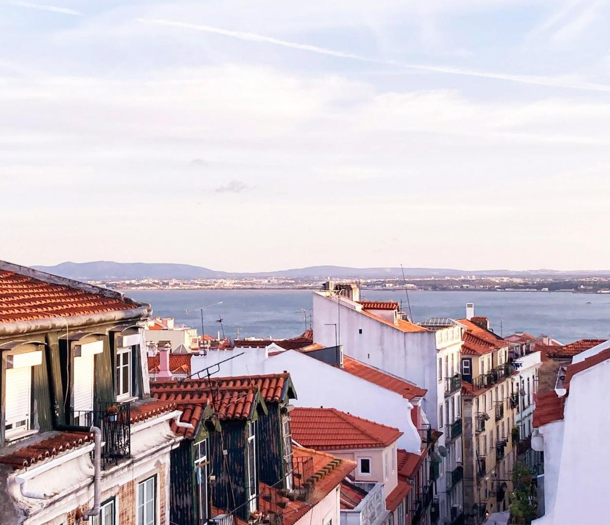 Guestready - Rare Terrace Apt, Historic Center Apartment Lisbon Bagian luar foto