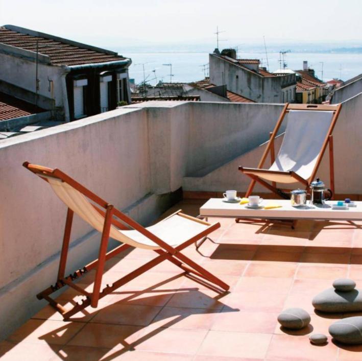 Guestready - Rare Terrace Apt, Historic Center Apartment Lisbon Bagian luar foto